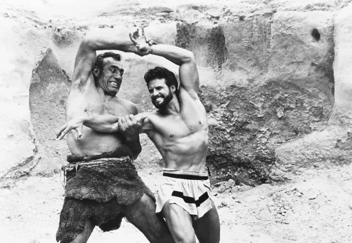 Framed Print : HERCULES UNCHAINED, (aka ERCOLE E LA REGINA DI LIDIA), from left: Primo Carnera, Steve Reeves, 1959
