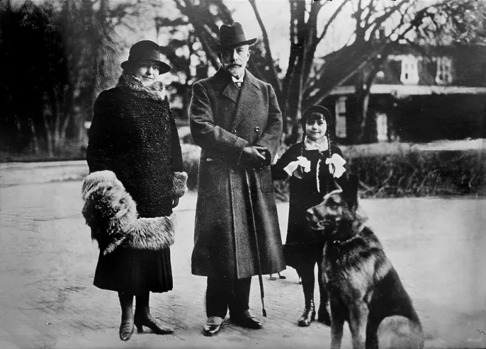 Framed Print : Hermine Reuss (left), second wife of the Kaiser, and Kaiser William II (center), last German Emperor, circa 1930s Framed Print : Hermine Reuss (left), second wife of the Kaiser, and Kaiser William II (center), last German Emperor, circa 1930s