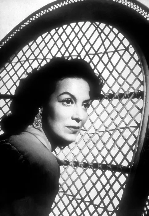 Framed Print : HEROES AND SINNERS, (aka LES HEROS SONT FATIGUES, aka THE HEROES ARE TIRED), Maria Felix, 1955