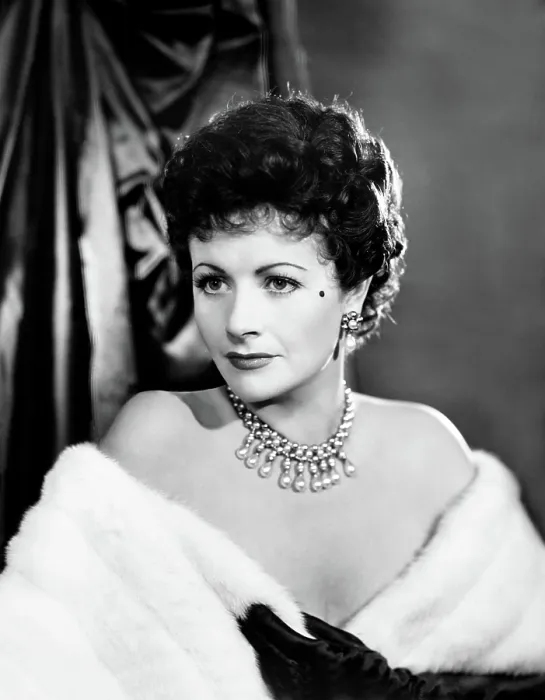 Framed Print : HIGHLY DANGEROUS, Margaret Lockwood, 1950