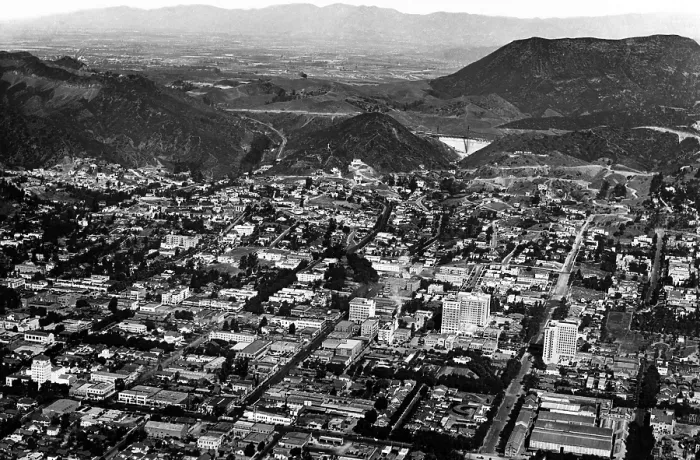 Framed Print : HOLLYWOOD, CA, c. 1940s.. Courtesy: CSU Archives / Everett Collection Framed Print : HOLLYWOOD, CA, c. 1940s.. Courtesy: CSU Archives / Everett Collection