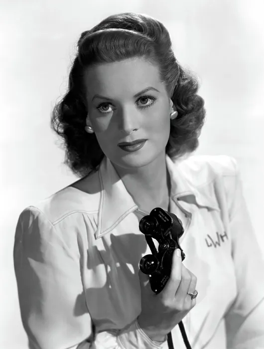 Framed Print : THE HOMESTRETCH, Maureen O'Hara, 1947, TM and copyright 20th Century Fox Film Corp. All rights reserved  /  Courtesy: Everett Collection