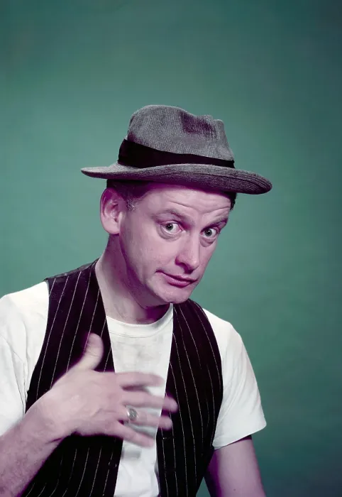 Framed Print : THE HONEYMOONERS, Art Carney, 1955-56