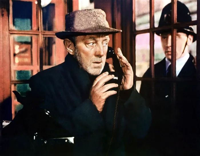 Framed Print : THE HORSE'S MOUTH, Alec Guinness, 1958 Framed Print : THE HORSE'S MOUTH, Alec Guinness, 1958