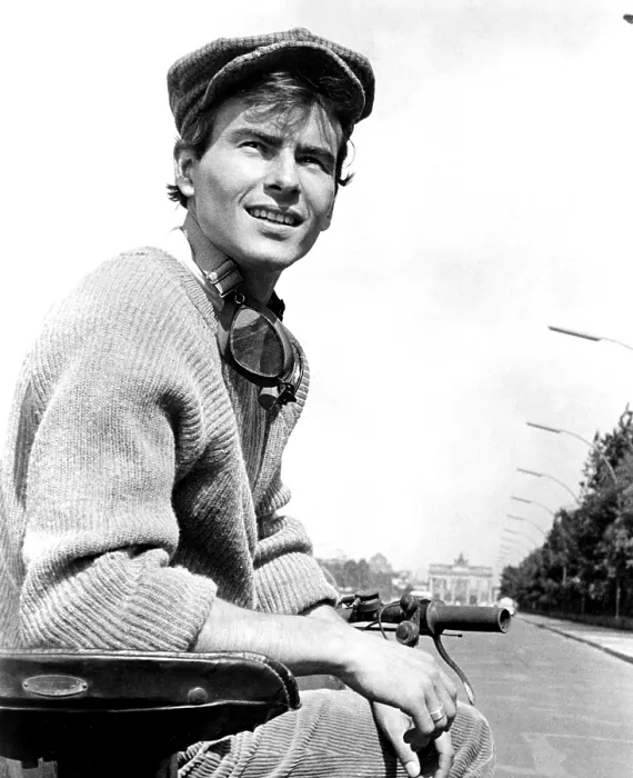 Framed Print : HORST BUCHHOLZ, on the set of ONE, TWO, THREE, 1961