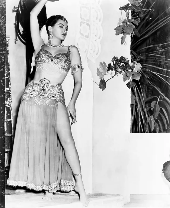 Framed Print : HOTEL SAHARA, Yvonne De Carlo, 1951 Framed Print : HOTEL SAHARA, Yvonne De Carlo, 1951