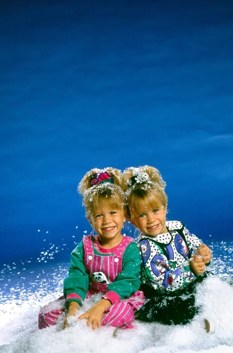 Framed Print : FULL HOUSE, Mary-Kate Olsen, Ashley Olsen, 1987-95 Framed Print : FULL HOUSE, Mary-Kate Olsen, Ashley Olsen, 1987-95