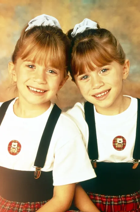 Framed Print : FULL HOUSE, Mary-Kate Olsen, Ashley Olsen, 1994, 1987-1995 Framed Print : FULL HOUSE, Mary-Kate Olsen, Ashley Olsen, 1994, 1987-1995
