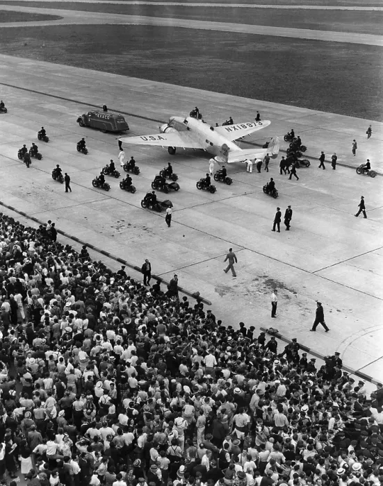 Framed Print : Howard Hughes and four companions taxi to a stop in the plane that took them around the world, Floyd Bennett Field, New York, 1938. Courtesy: CSU Archives / Everett Collection