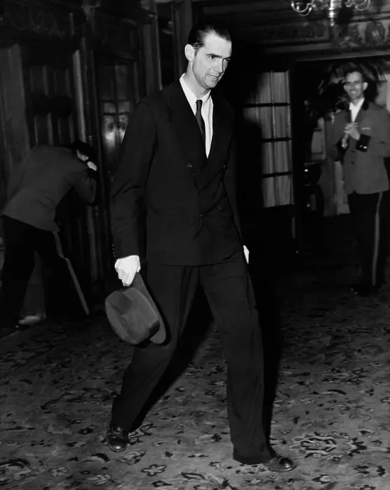 Framed Print : Howard Hughes, rushing to get to the parade in New York honoring his flight around the world, 1938. Courtesy: CSU Archives / Everett Collection Framed Print : Howard Hughes, rushing to get to the parade in New York honoring his flight around the world, 1938. Courtesy: CSU Archives / Everett Collection
