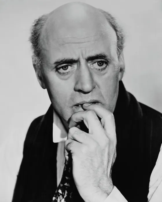 Framed Print : HUE AND CRY, Alastair Sim, 1947