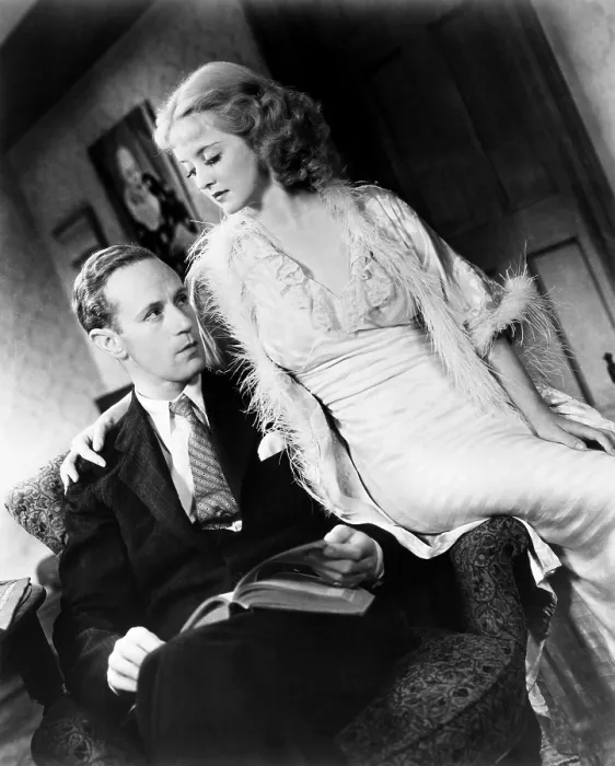 Framed Print : OF HUMAN BONDAGE, from left, Leslie Howard, Bette Davis, 1934