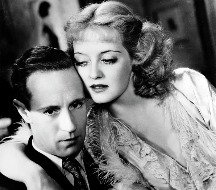 Framed Print : OF HUMAN BONDAGE, Leslie Howard, Bette Davis, 1934 Framed Print : OF HUMAN BONDAGE, Leslie Howard, Bette Davis, 1934