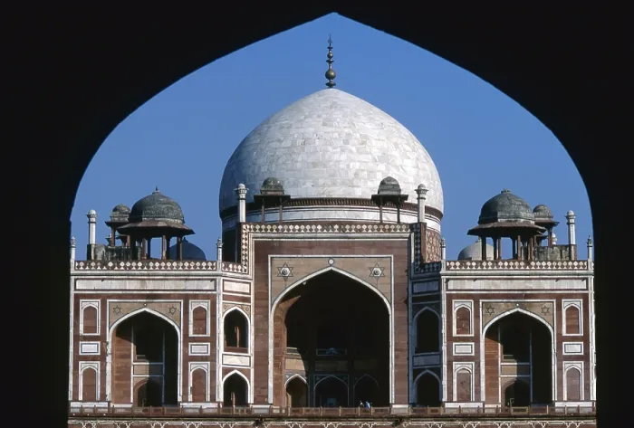 Framed Print : Humayun's Tomb, by Mughal craftsmen, 1565-1572, 16th Century, red sandstone and white marble - Detail Framed Print : Humayun's Tomb, by Mughal craftsmen, 1565-1572, 16th Century, red sandstone and white marble - Detail