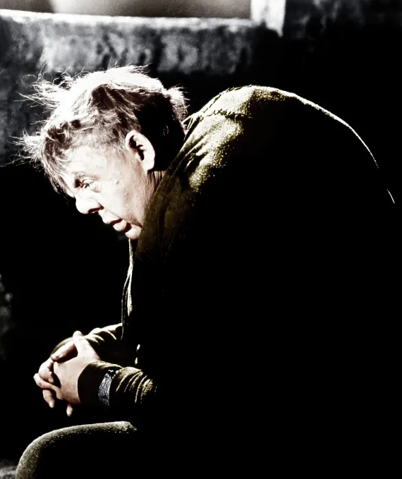 Framed Print : THE HUNCHBACK OF NOTRE DAME, Charles Laughton, 1939