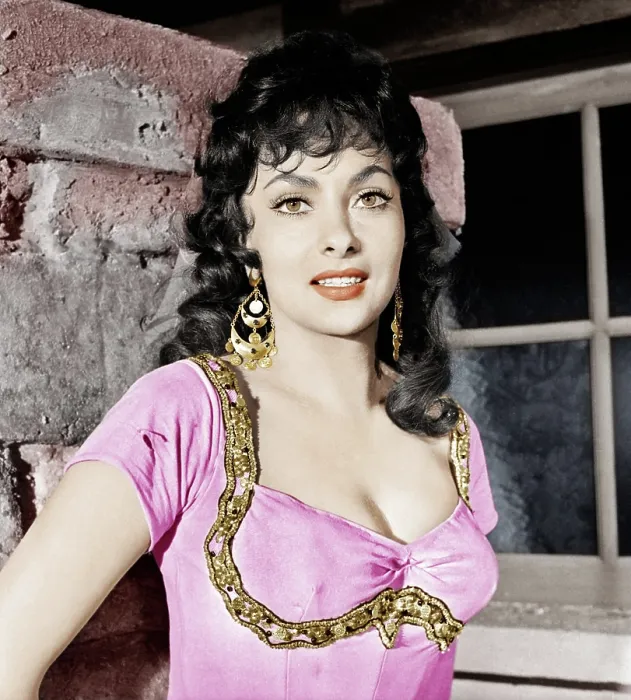 Framed Print : THE HUNCHBACK OF NOTRE DAME, Gina Lollobrigida, 1956