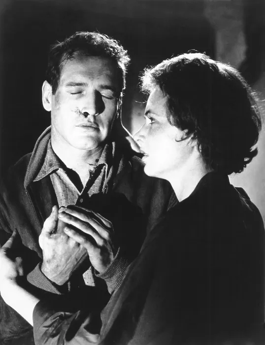 Framed Print : THE HUSTLER, from left: Paul Newman, Piper Laurie, 1961. TM & copyright 20th Century Fox Film Corp. All rights reserved / courtesy Everett Collection Framed Print : THE HUSTLER, from left: Paul Newman, Piper Laurie, 1961. TM & copyright 20th Century Fox Film Corp. All rights reserved / courtesy Everett Collection