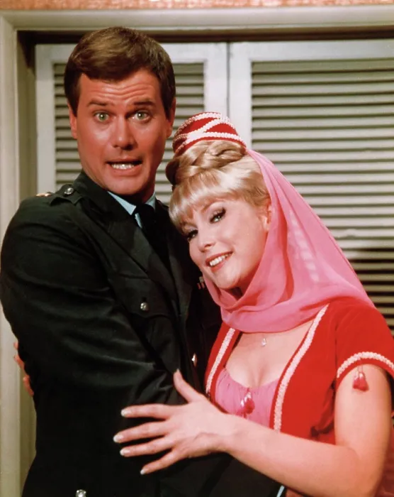 Framed Print : I DREAM OF JEANNIE, Larry Hagman, Barbara Eden, 1965-1970 Framed Print : I DREAM OF JEANNIE, Larry Hagman, Barbara Eden, 1965-1970