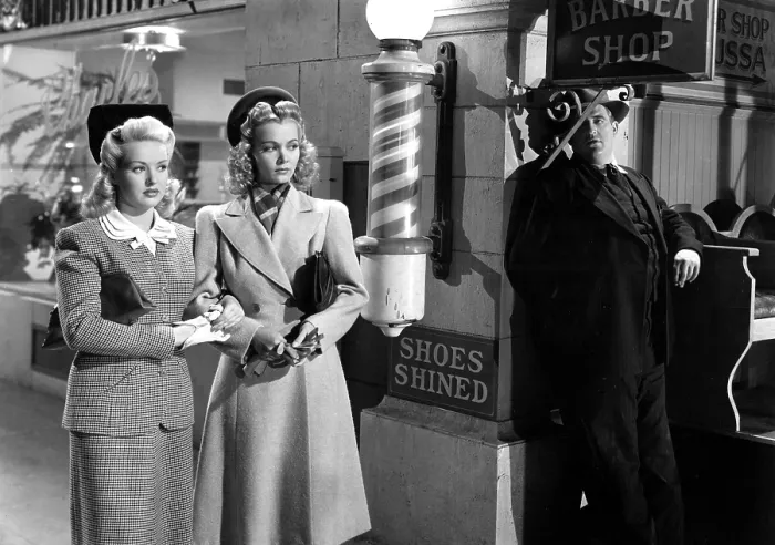 Framed Print : I WAKE UP SCREAMING, Betty Grable, Carole Landis, Laird Cregar, 1941, TM & Copyright (c) 20th Century Fox Film Corp. All rights reserved