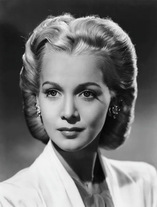 Framed Print : I WAKE UP SCREAMING, Carole Landis, 1941, TM and copyright 20th Century Fox Film Corp. All rights reserved  /  Courtesy: Everett Collection