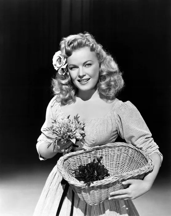 Framed Print : I WONDER WHO'S KISSING HER NOW, June Haver, 1947, TM & Copyright 20th Century Fox Film Corp. / courtesy Everett Collection Framed Print : I WONDER WHO'S KISSING HER NOW, June Haver, 1947, TM & Copyright 20th Century Fox Film Corp. / courtesy Everett Collection