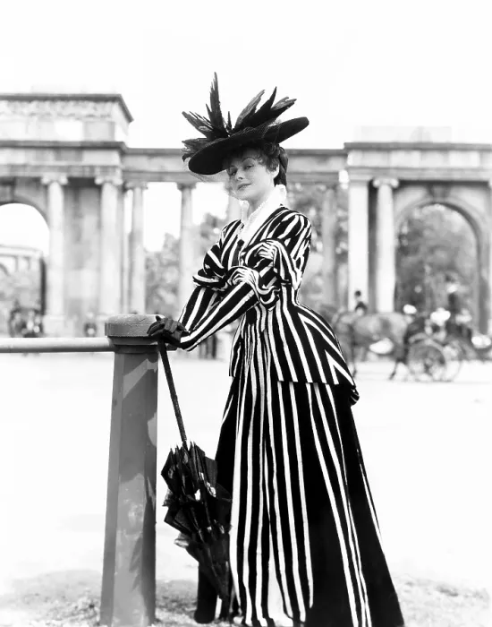 Framed Print : AN IDEAL HUSBAND, Paulette Goddard, in a gown by Cecil Beaton, 1947, TM & Copyright 20th Century Fox Film Corp. / courtesy Everett Collection