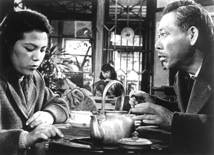 Framed Print : IKIRU, Miki Odagiri, Takashi Shimura, 1952 Framed Print : IKIRU, Miki Odagiri, Takashi Shimura, 1952