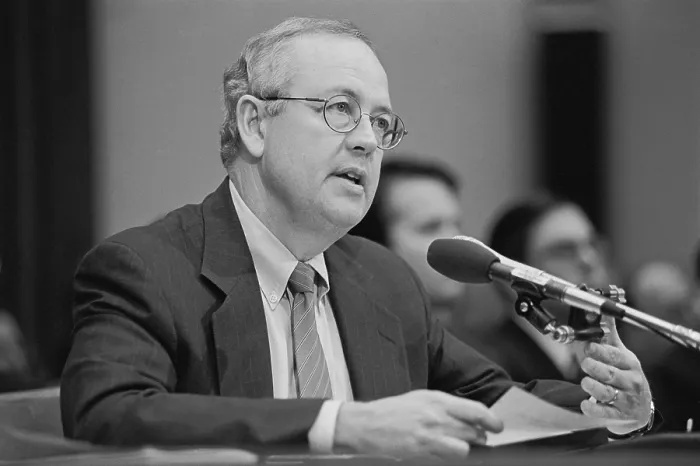 Framed Print : Independent counsel Ken Starr testifying before the House Judiciary Committee about his investigation of President Clinton's relationship with Monica Lewinsky Framed Print : Independent counsel Ken Starr testifying before the House Judiciary Committee about his investigation of President Clinton's relationship with Monica Lewinsky