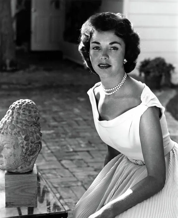 Framed Print : INDISCRETION Of AN AMERICAN WIFE, (aka STAZIONI TERMINI), Jennifer Jones, 1953