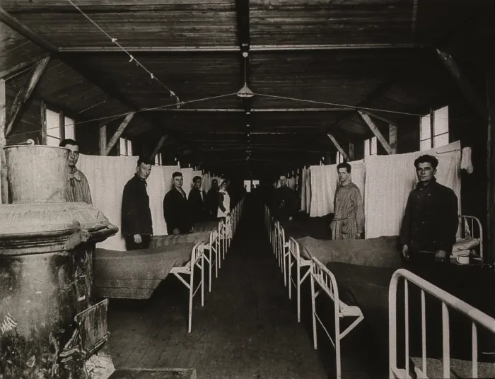 Framed Print : An influenza ward at the U. S. Army Base Hospital in Langres, France during the Spanish Flu epidemic of 1918-19 Framed Print : An influenza ward at the U. S. Army Base Hospital in Langres, France during the Spanish Flu epidemic of 1918-19