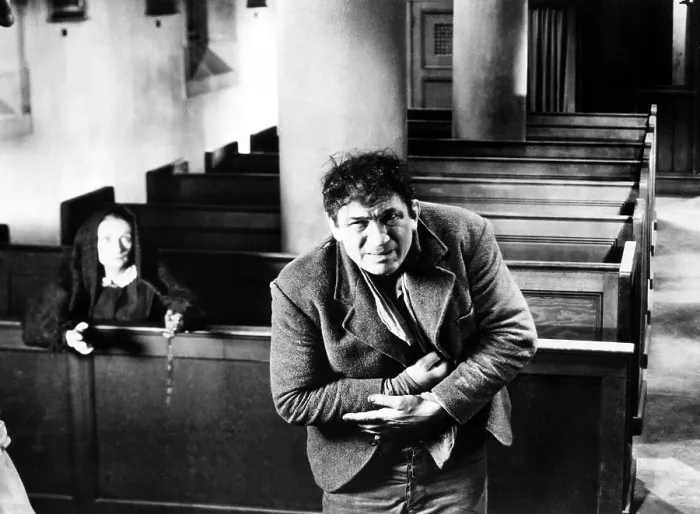 Framed Print : THE INFORMER, Una O'Connor, Victor McLaglen, 1935 Framed Print : THE INFORMER, Una O'Connor, Victor McLaglen, 1935