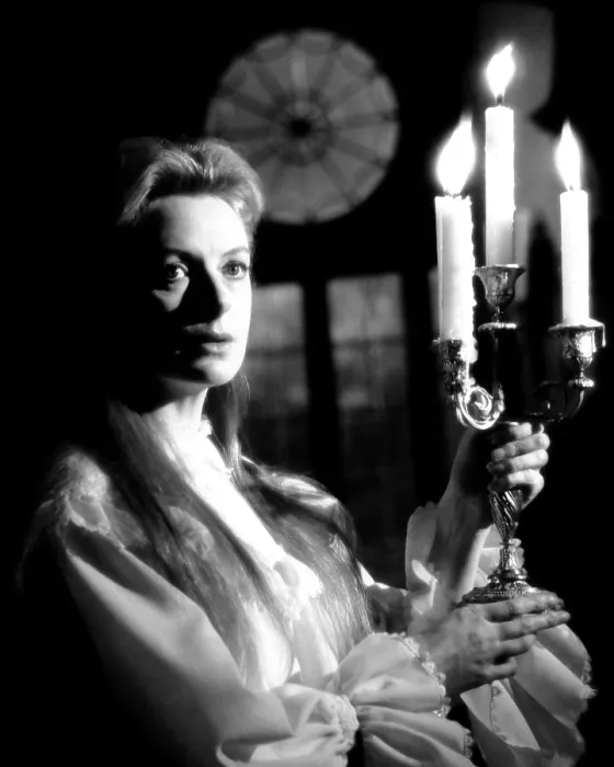 Framed Print : THE INNOCENTS, Deborah Kerr, 1961. TM and Copyright 20th Century Fox Film Corp. All rights reserved. Courtesy: Everett Collection