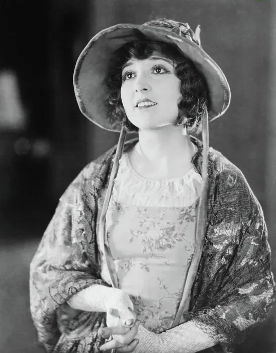 Framed Print : THE IRON HORSE, Madge Bellamy, 1924, TM & Copyright 20th Century Fox Film Corp. / courtesy Everett Collection