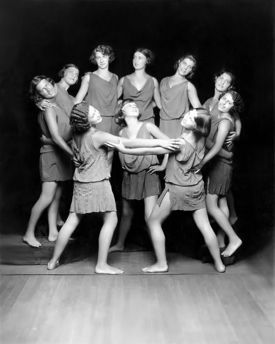 Framed Print : Isadora Duncan Dancers, ca. 1929. Courtesy: CSU Archives / Everett Collection