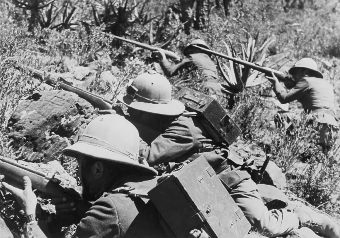 Framed Print : Four Italian soldiers taking aim in Ethiopia in 1935. Italo-Ethiopian War, 1935-36. (BSLOC_2014_7_35)