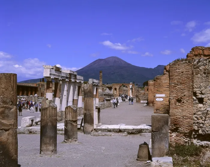 Framed Print : ITALY. CAMPANIA. NAPLES. Pompeii. Forum and Vesuvius (background). Roman art. Early Empire. AISA / Everett Collection**US SALES ONLY** Framed Print : ITALY. CAMPANIA. NAPLES. Pompeii. Forum and Vesuvius (background). Roman art. Early Empire. AISA / Everett Collection**US SALES ONLY**