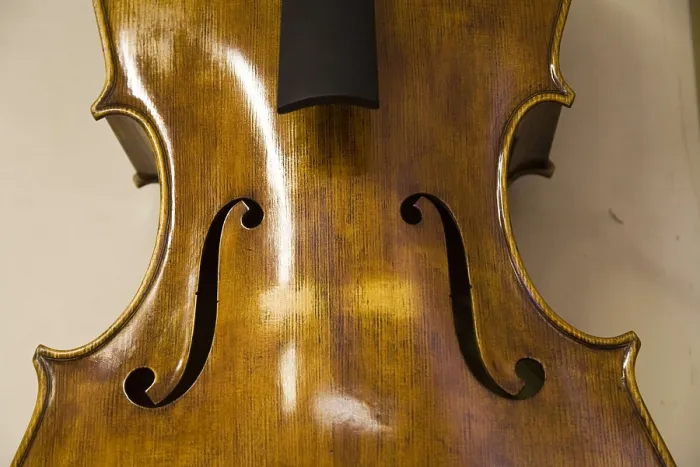 Framed Print : ITALY. Cremona. Luthier's workshop. Soundbox of violin. AISA / Everett Collection**US SALES ONLY**