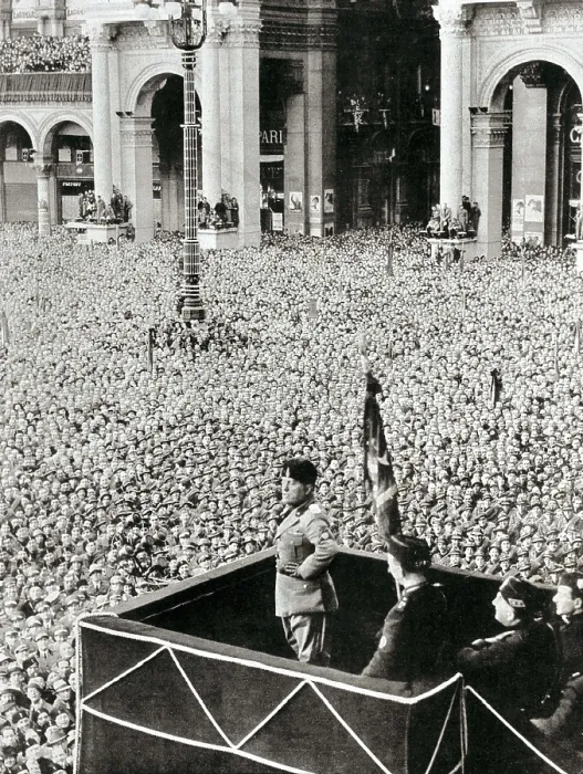 Framed Print : Italy. Speech of Benito Mussolini at the Duomo Square in Milan (1st November 1936). AISA / Everett Collection**US SALES ONLY**