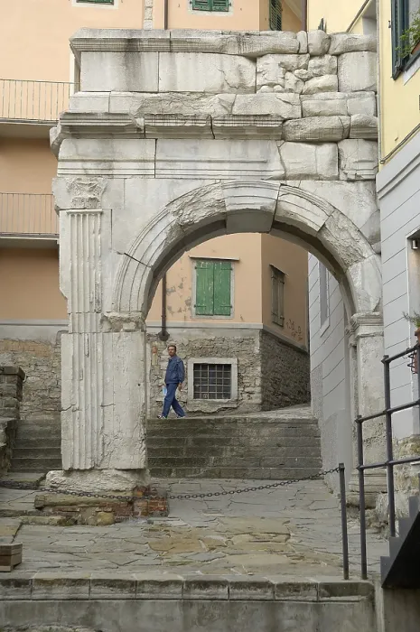 Framed Print : ITALY. Trieste. Arch of Riccardo (33 BC). Roman art. Architecture. AISA / Everett Collection**US SALES ONLY**