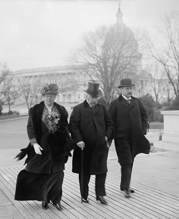 Framed Print : J. Pierpoint Morgan 1837-1913 American financier flanked by his oldest daughter Louisa Satterlee and son Jack arriving at the Banking and Currency Committee investigation in 1912