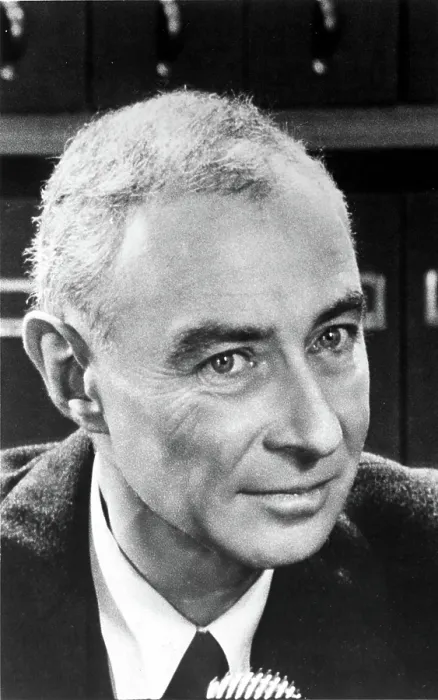 Framed Print : J. ROBERT OPPENHEIMER- head of the Manhattan Project (developed the Atom bomb). Courtesy: CSU Archives  /  Everett Collection