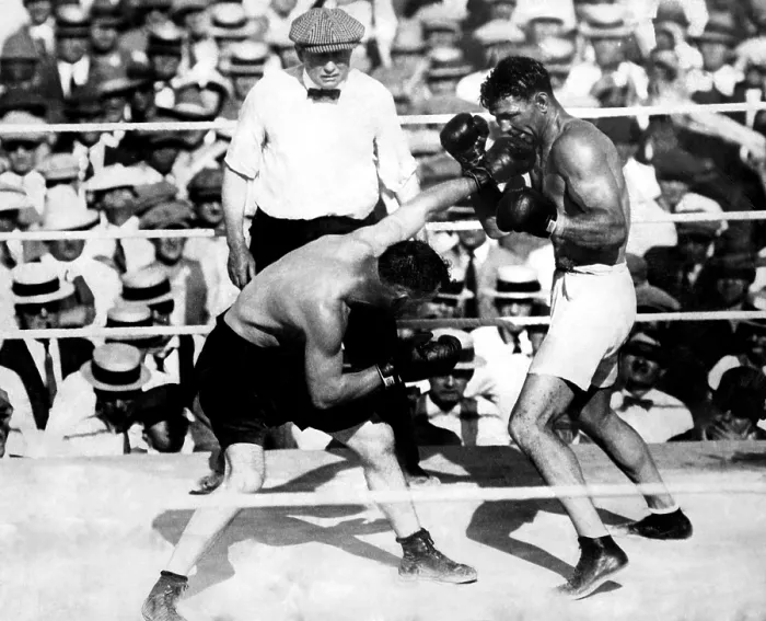Framed Print : Jack Dempsey fights Tommy Gibbons in Shelby, Montana, July 1923. Courtesy: CSU Archives / Everett Collection
