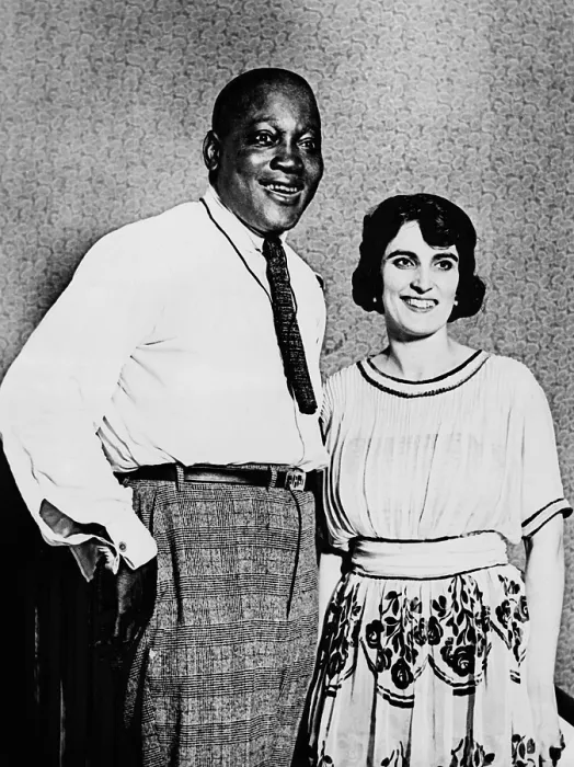 Framed Print : Jack Johnson, World Heavyweight Boxing Champion from 1908-1915, and his third wife, Irene Pineau Framed Print : Jack Johnson, World Heavyweight Boxing Champion from 1908-1915, and his third wife, Irene Pineau