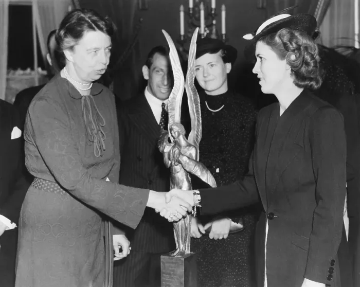 Framed Print : Jacqueline Cochran receives Aviation award. Mrs Framed Print : Jacqueline Cochran receives Aviation award. Mrs