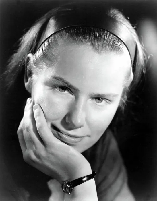 Framed Print : JACQUELINE du PRE, cellist.. Courtesy: CSU Archives / Everett Collection Framed Print : JACQUELINE du PRE, cellist.. Courtesy: CSU Archives / Everett Collection