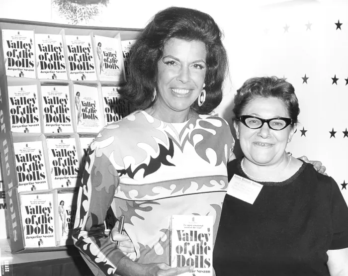 Framed Print : Jacqueline Susann and fan Anne Udin at a convention prior to the release of VALLEY OF THE DOLLS, 6 / 5 / 1965.. Courtesy: CSU Archives  /  Everett Collection