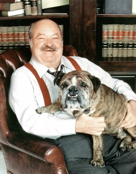 Framed Print : JAKE AND THE FATMAN, (from left): William Conrad with bulldog, 1987-92 Framed Print : JAKE AND THE FATMAN, (from left): William Conrad with bulldog, 1987-92