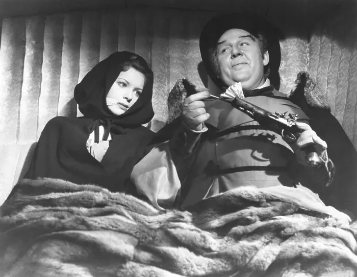 Framed Print : JAMAICA INN, Maureen O'Hara, Charles Laughton, 1939 Framed Print : JAMAICA INN, Maureen O'Hara, Charles Laughton, 1939