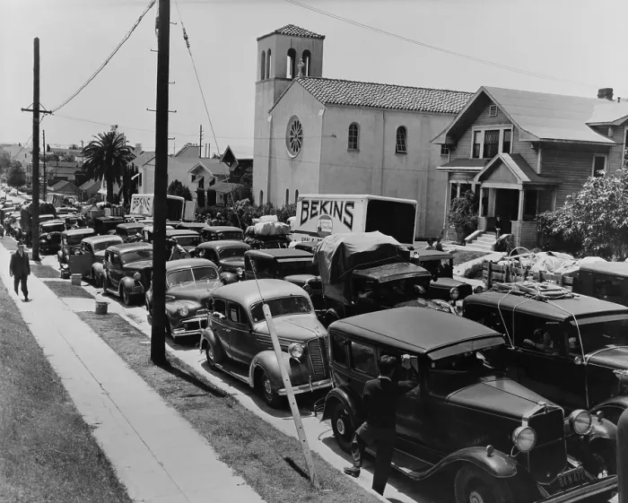 Framed Print : Japanese Americans create a traffic jam on Mariposa Street, Los Angeles. They are following evacuation orders to report to assembly centers Framed Print : Japanese Americans create a traffic jam on Mariposa Street, Los Angeles. They are following evacuation orders to report to assembly centers