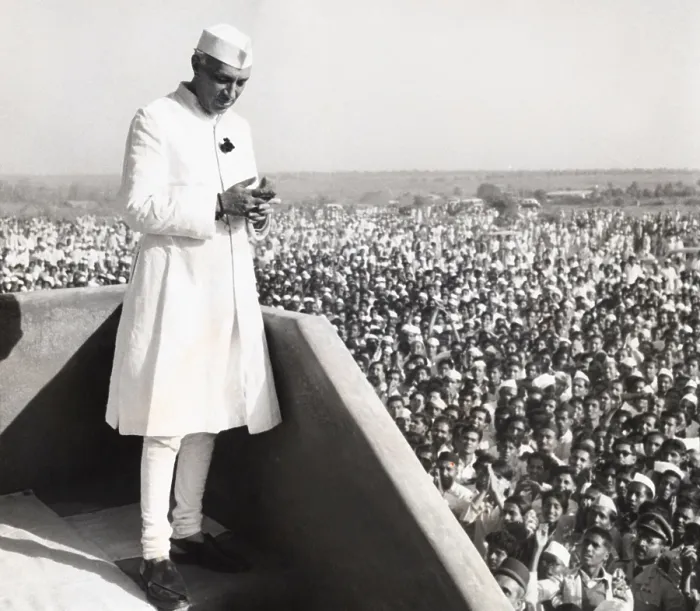 Framed Print : Jawaharlal Nehru, Prime Minister of India, addressing a crowd at Parnera, India. March 23, 1952